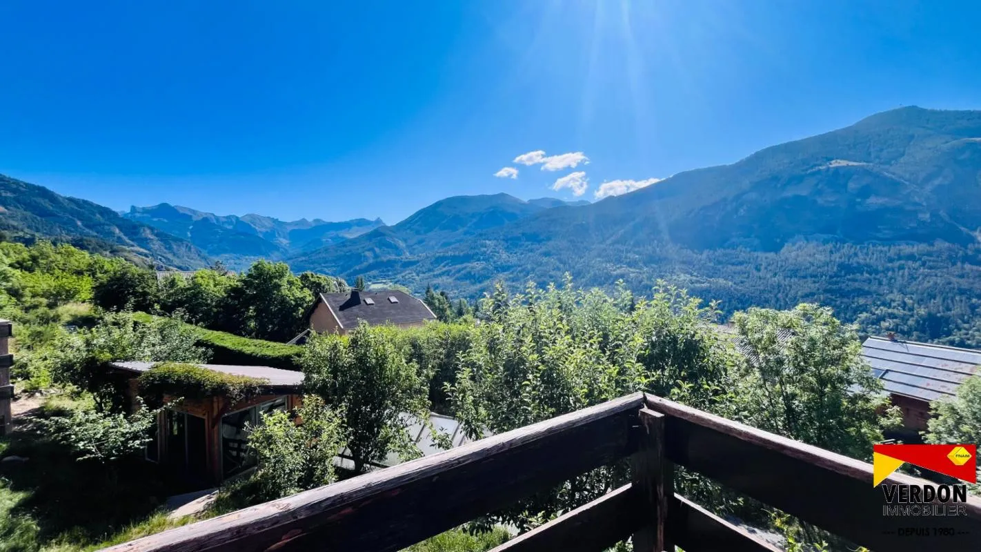 CHALET mitoyen vue dominante
