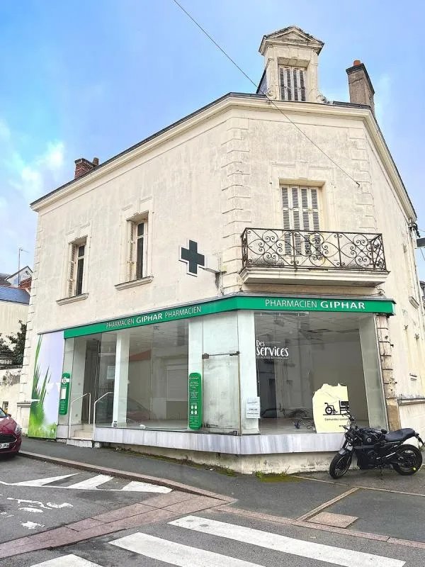NOUVEAUTÉ – Local Commercial 52 m² à Rénover – Couëron Centre