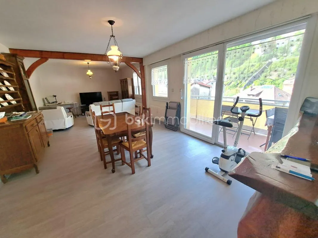 Appartement T4 rénové avec balcon, garage et cave