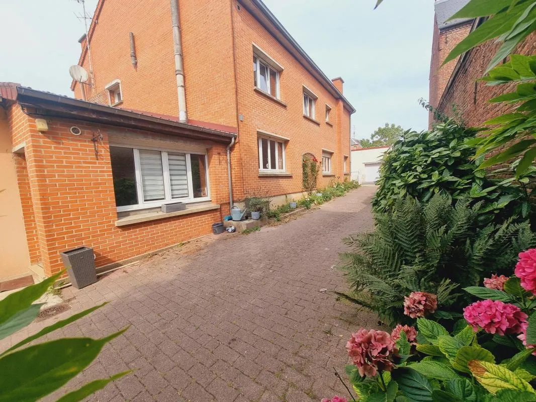 Semi-individuelle aux grands volumes,Garage,Atelier,Jardin
