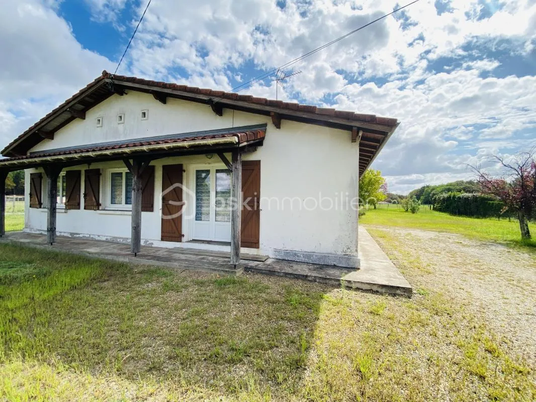 Maison de plain-pied avec dépendances sur 1 700 m² de parcelle terrain