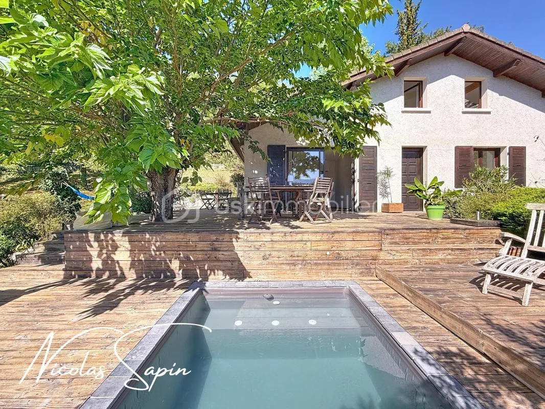 Maison de 160m2 sur un terrain de 2570m2