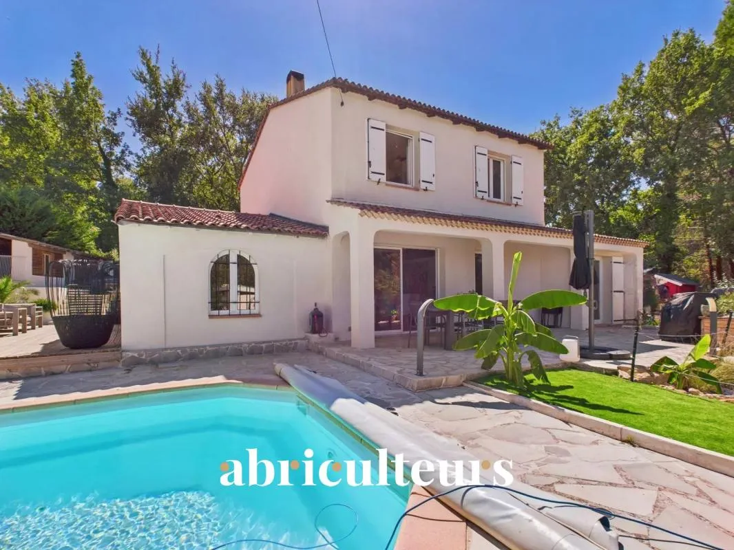 Villa rénovée de 150 m² – 4 chambres – Terrain paysager 1413 m² avec piscine – Callian