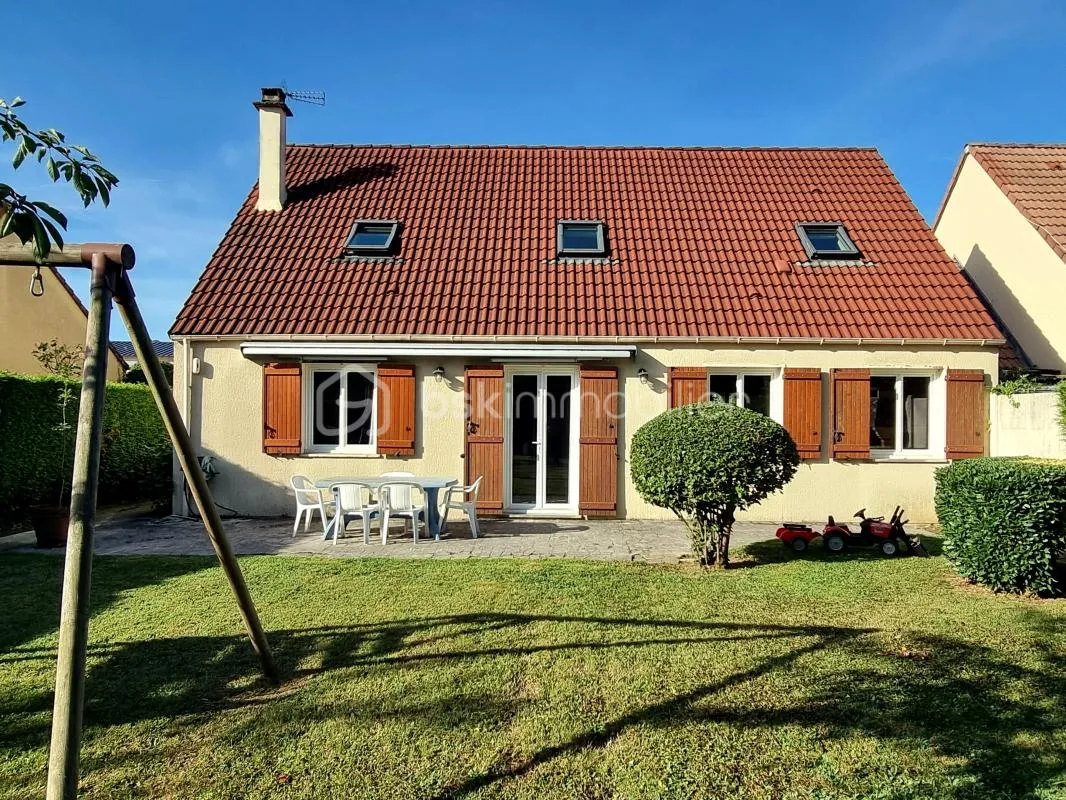 MAISON TRADITIONNELLE AVEC GARAGE ET JARDIN A CHAUMES-EN-BRIE !!!
