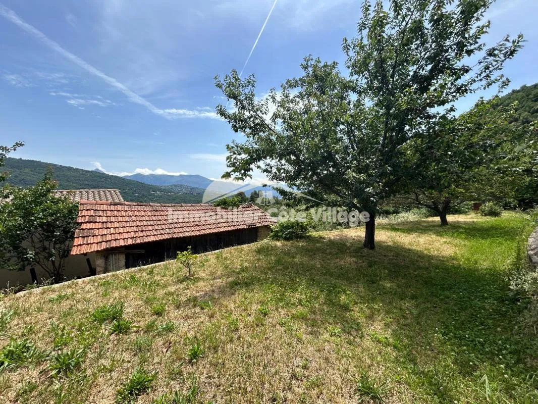 Appartement 3 pièces de 67m2 avec terrasse et terrain de 320
