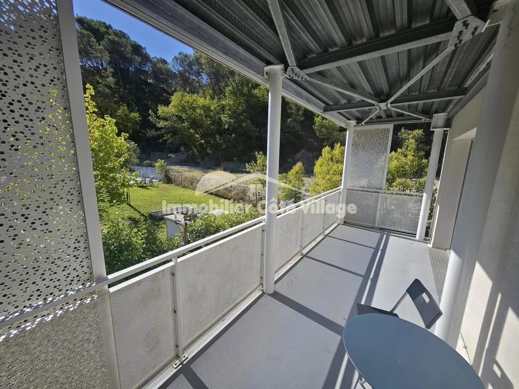 3 piéces de 65m2 avec terrasse de 18m2 Résidence avec piscin