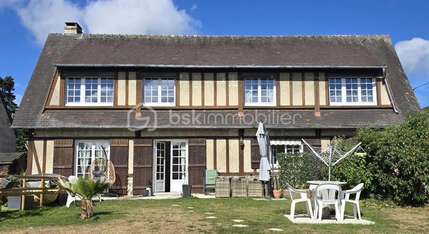 * CHARMANTE MAISON FAMILIALE RENOVEE AVEC SOUS-SOL, GARAGE ET PISCINE