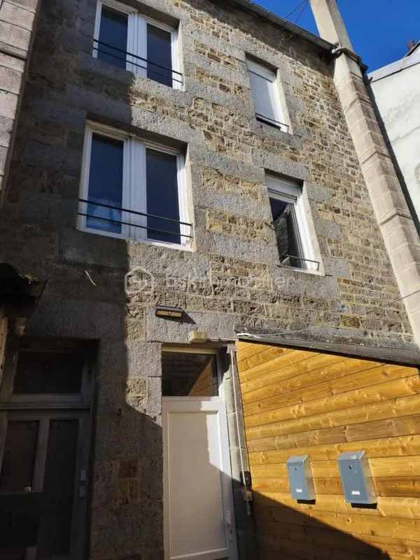 A VENDRE - Immeuble avec potentiel et rentabilité immédiatee, idéal investisseur - FLERS