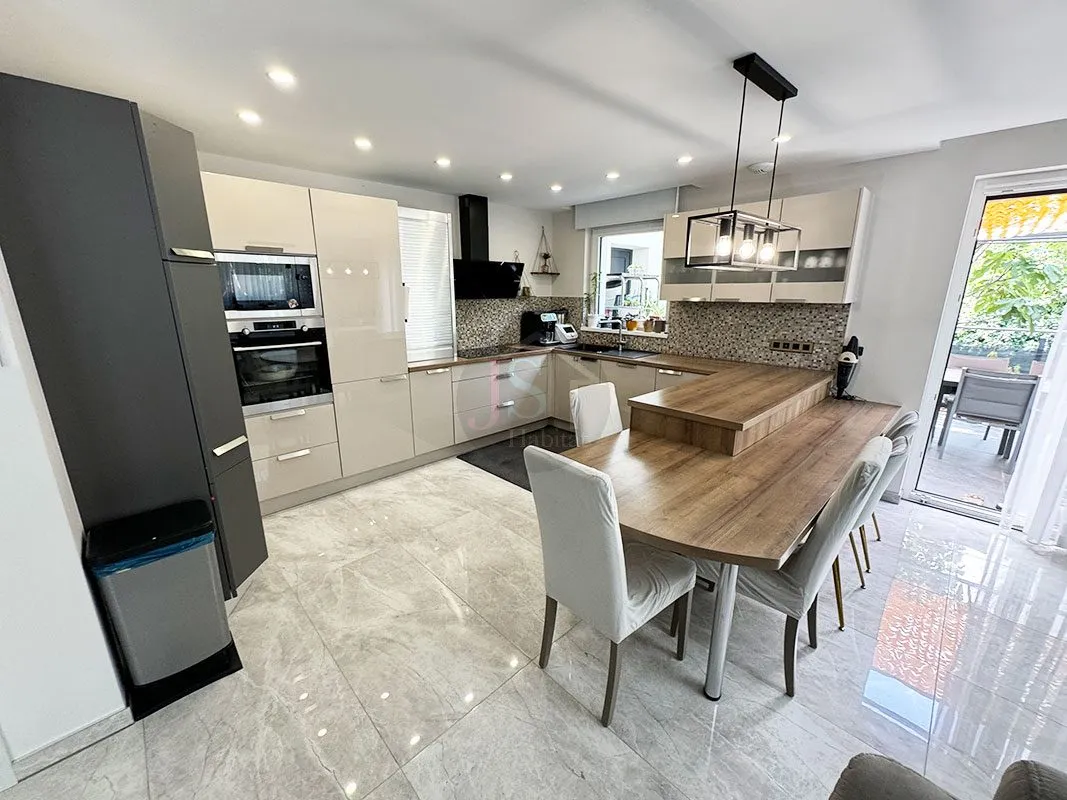 Maison 6pièces 147m2 (157m2 au sol), de 2019, terrasse, garage