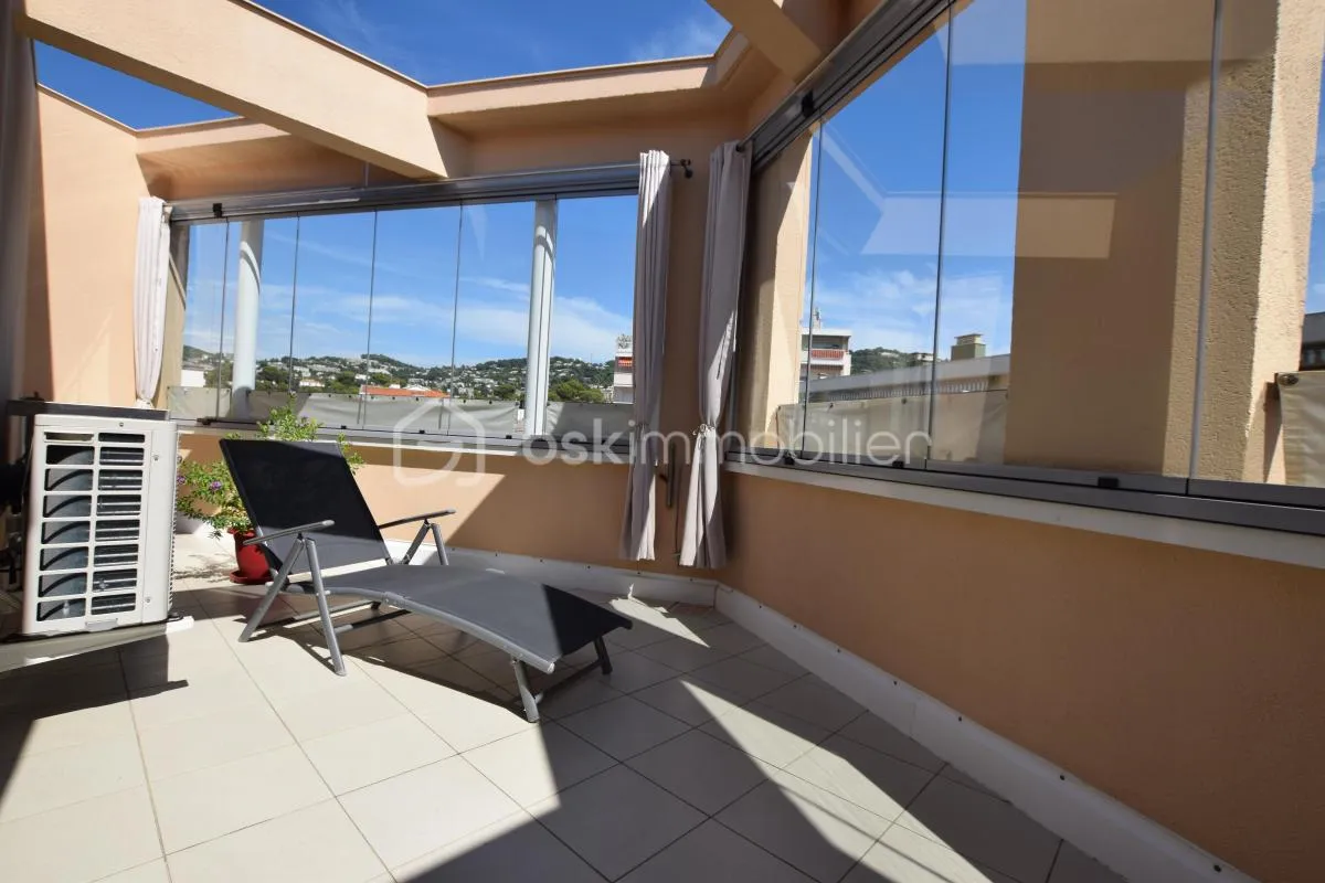 MAGNIFIQUE 2 PIÈCES  46 M2 , GRANDE TERRASSE DE 37 M2, GARAGE FERMÉ DE 17 M2