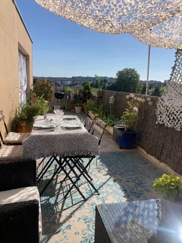 - ROOF TOP AVEC TERRASSE DE 35 M2- DERNIER ÉTAGE – Appartement 3 pièces de 72 m2 + parking  en sous-sol