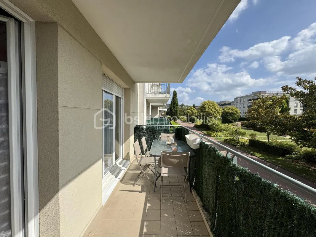 BEL APPARTEMENT F3 AVEC BALCON ET PARKING EN SOUS-SOL