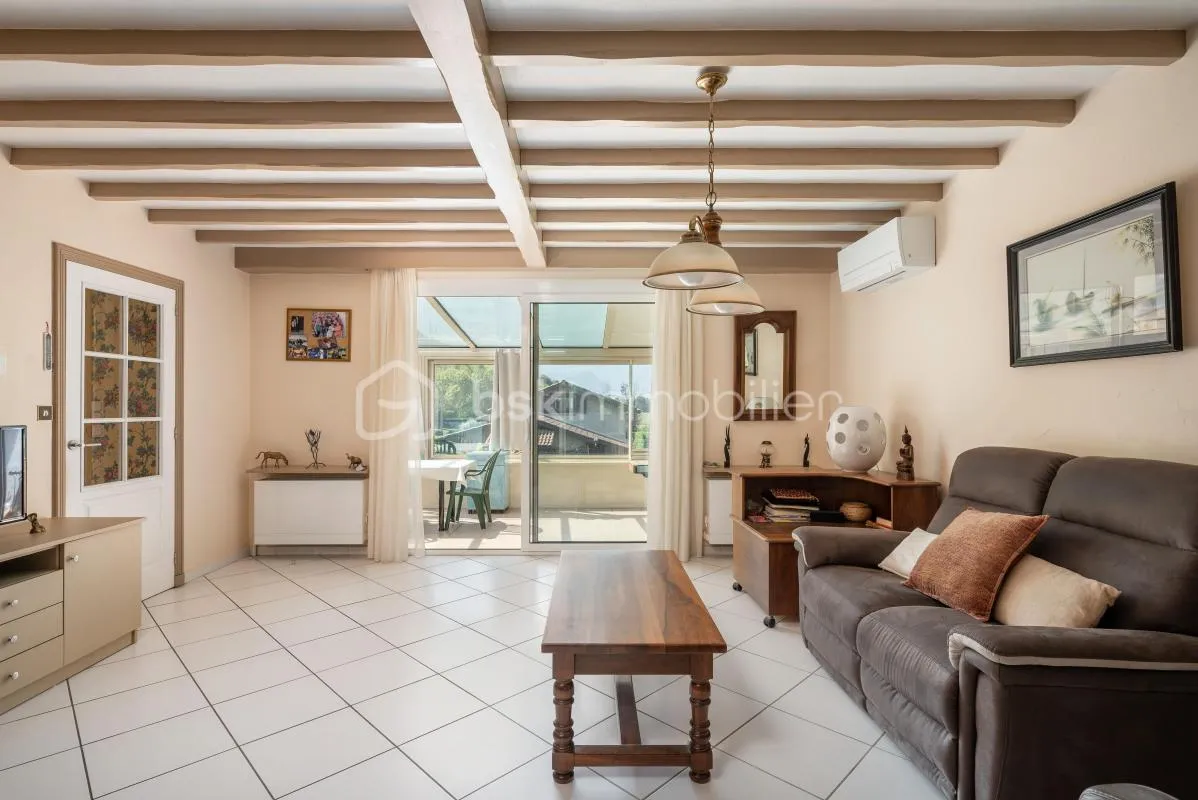 Villa Brié et Angonnes 177 m2 - Terrain 1280m2 piscinable - 5 chambres - 2 salles d'eau, espace de jeux et vaste sous-sol, garage, atelier