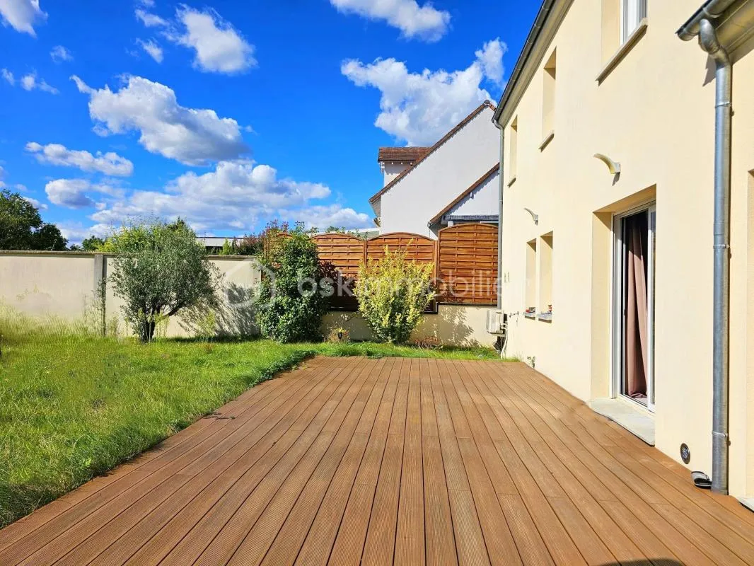 Superbe Maison Familiale – 123 m² avec terrasse et Jardin – terrain de 520 m² – à moins de 15’ à pied du RER A Bussy-Saint-Georges