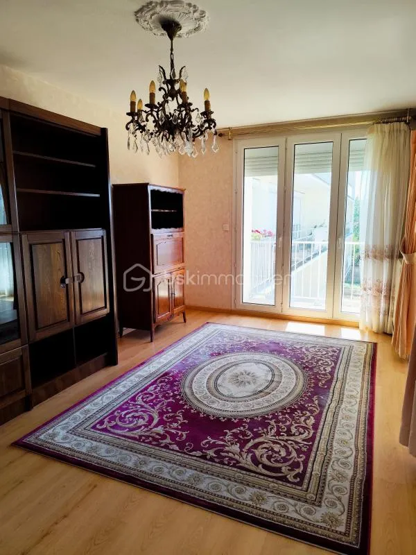 Appartement spacieux de 74 m2 avec Balcon filant + garage + cave