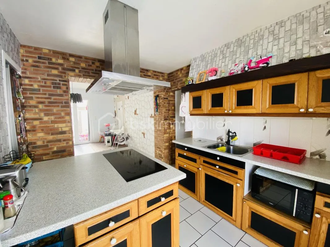 Maison 86 m² avec jardin et dépendance, proche commodités
