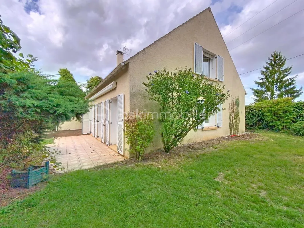 MAISON FAMILIALE TRADITIONNELLE A LA CAMPAGNE