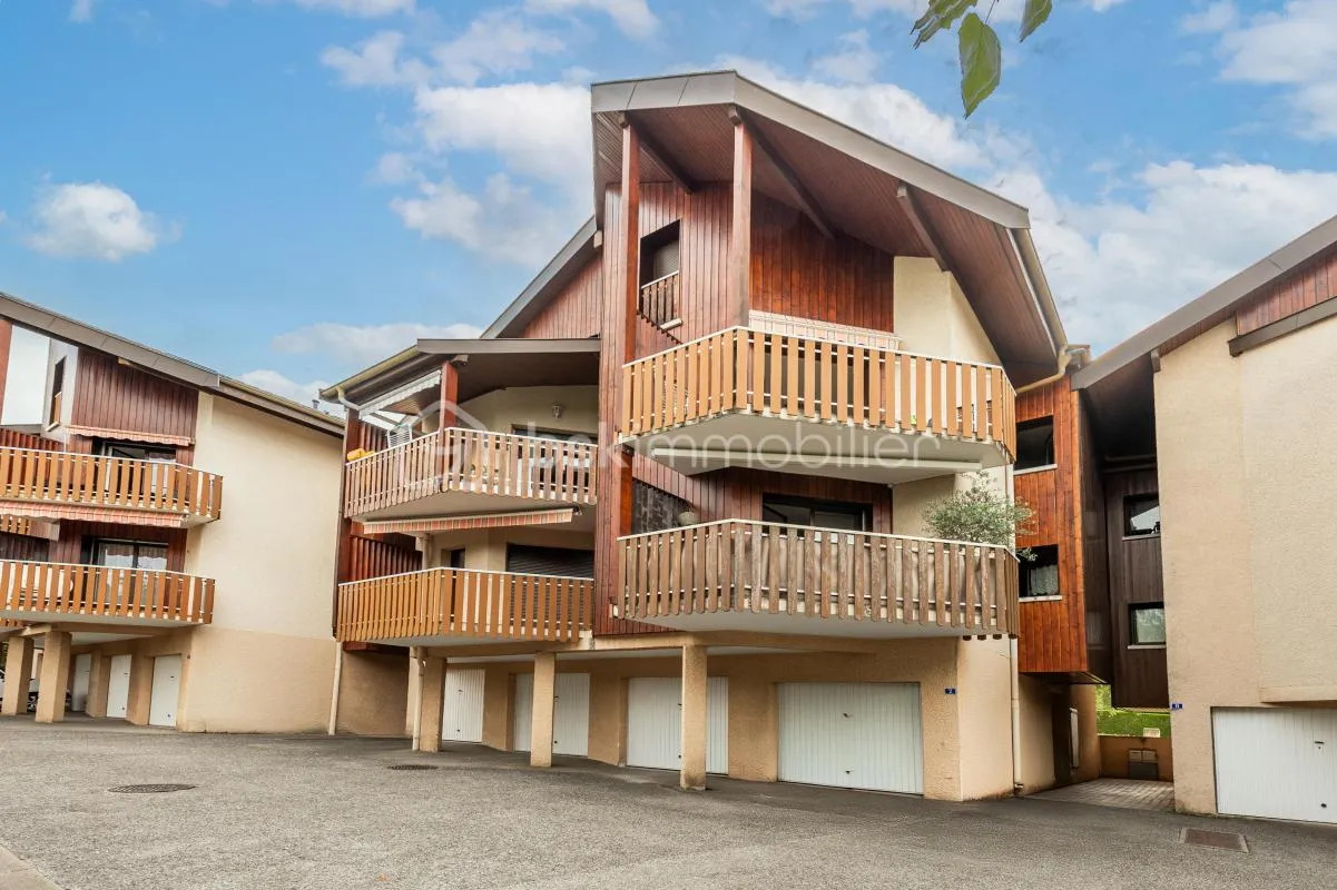 APPARTEMENT T3 traversant de 72 m²