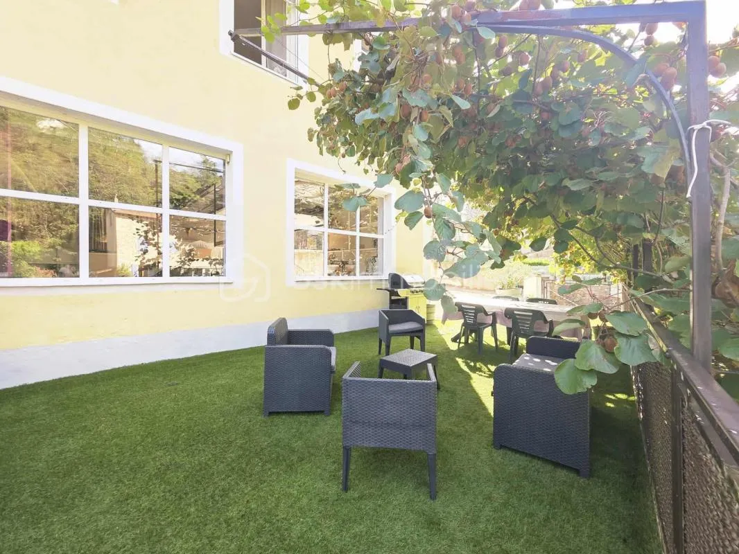 Maison avec deux appartements indépendants – Vals-les-Bains
