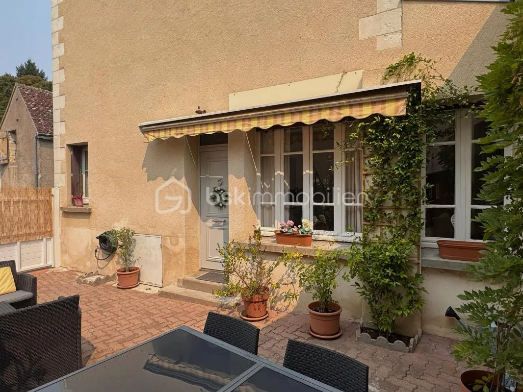 Maison de bourg avec cachet, trois chambres et grenier aménageable