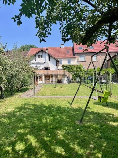 Grande maison familiale de 180 M2 avec jardin, garage et atelier - Proche Sarreguemines et Rohrbach-lès-bitche