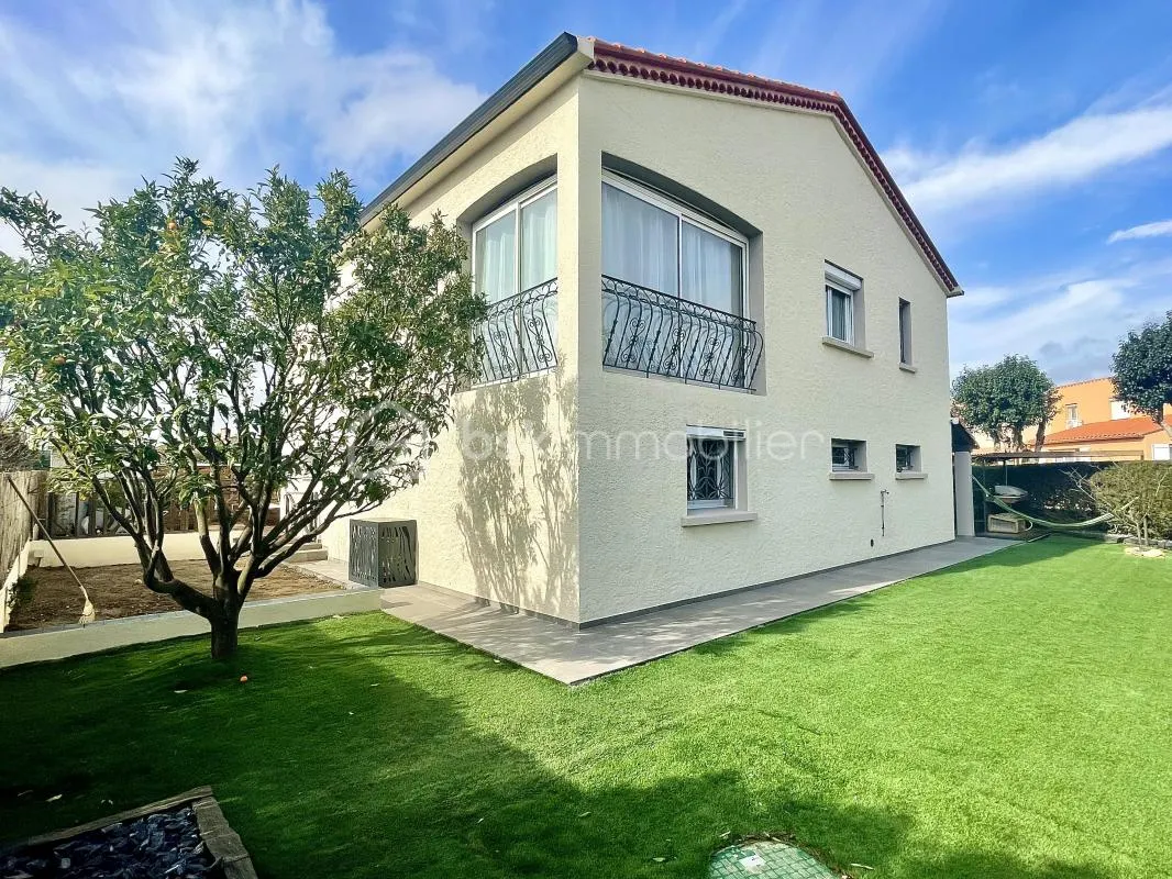 Sur le village CLaira, Villa T5, 150m² Habitables, 4 Faces