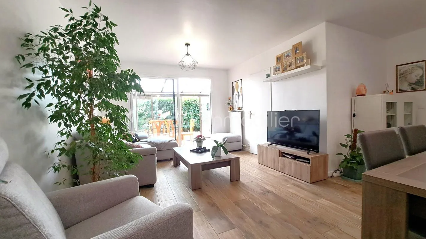 Appartement 118m² - 5 PIECES -3 chambres dont 1 suite parentale - JARDIN PRIVATIF - Eragny Sur Oise