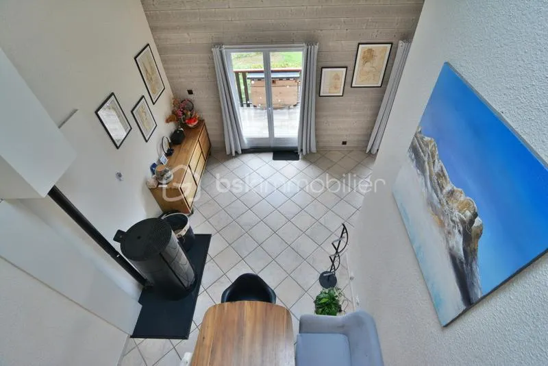 CHARMANT APPARTEMENT ATYPIQUE 4 PIECES + MEZZANINE
