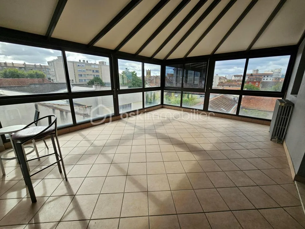 Appartement T5 – 122 m² – Dernier étage – Secteur Carnot