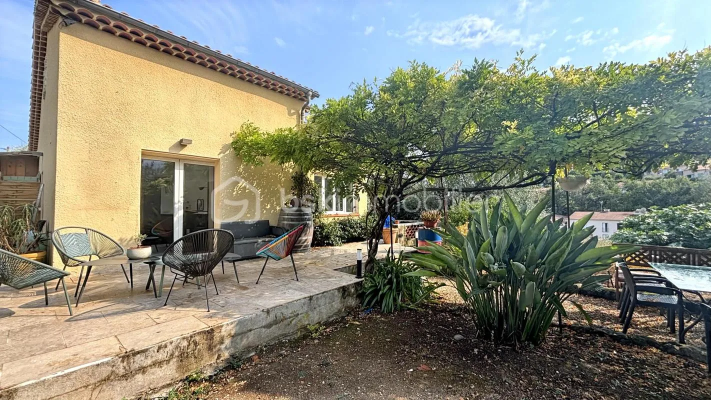 Maison rénovée avec jardin et jacuzzi – Vence centre