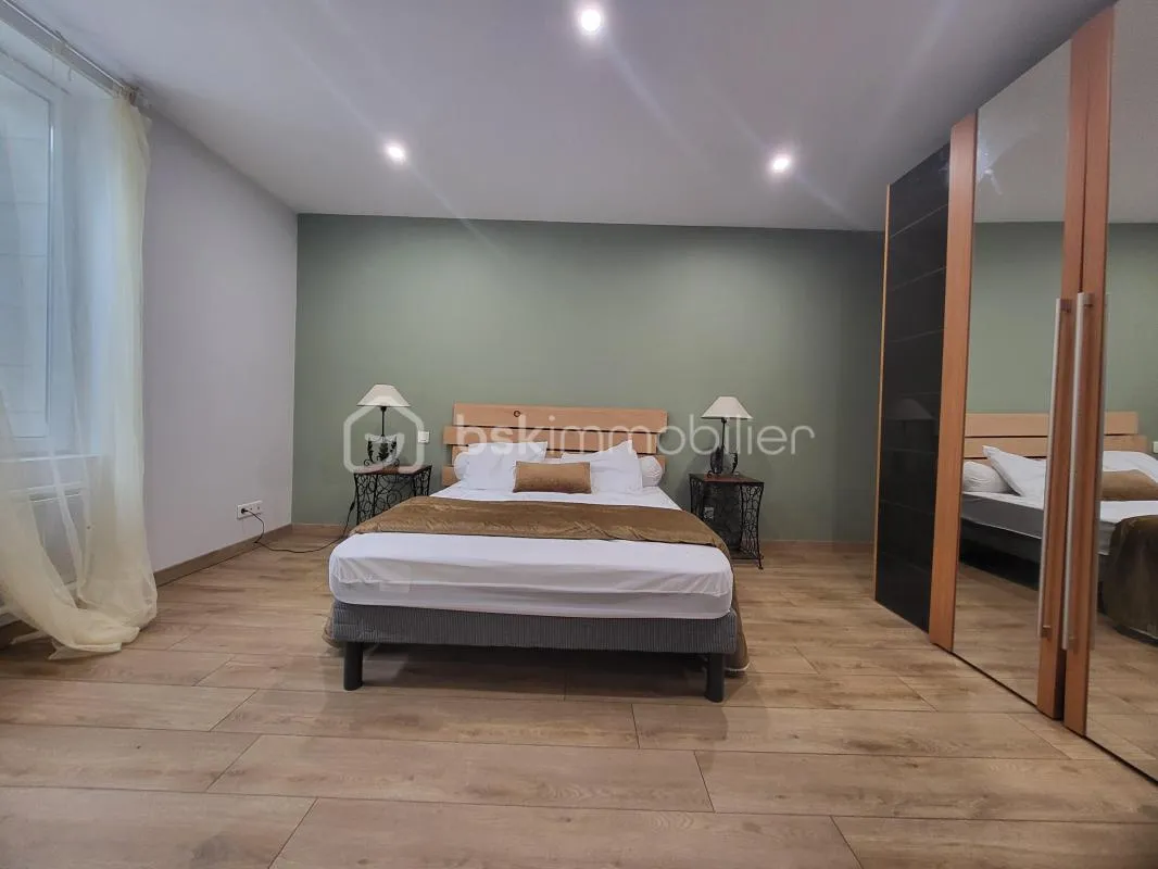 MAISON A STE COLOMBE EN BRUILHOIS AVEC DEPENDANCES- PISCINE-