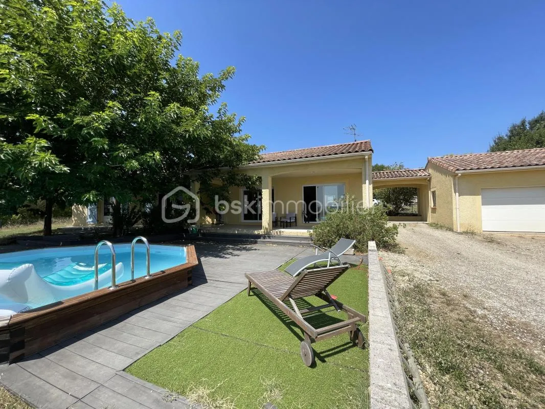 VILLA DE PLAIN PIED AVEC PISCINE