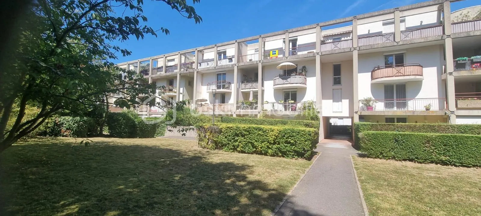 Appartement de type T3 en dernier étage parfaitement situé et en EXCLUSIVITE BSK