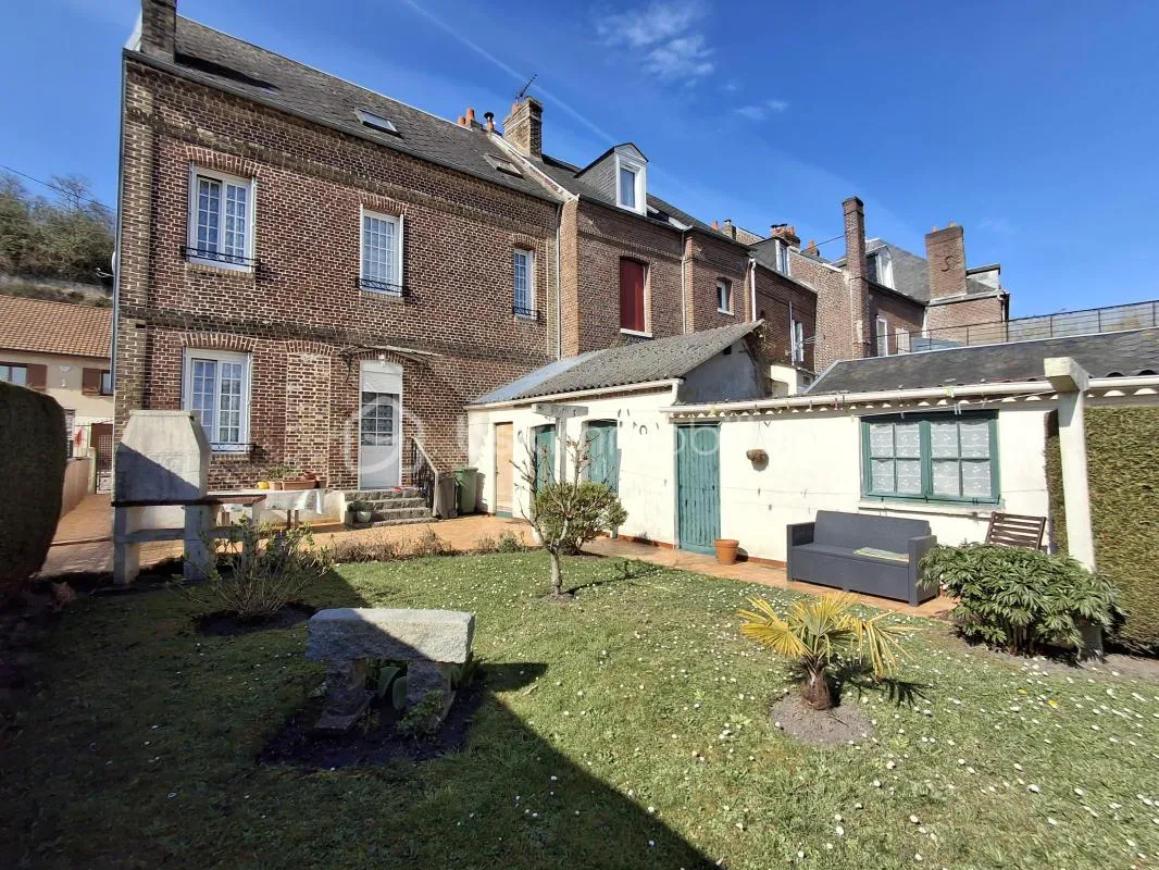 ***CHARMANT MAISON PROCHE DU CENTRE VILLE DE DIEPPE - 111M2 HAB - 4 CHAMBRES - JARDIN 250 M2***