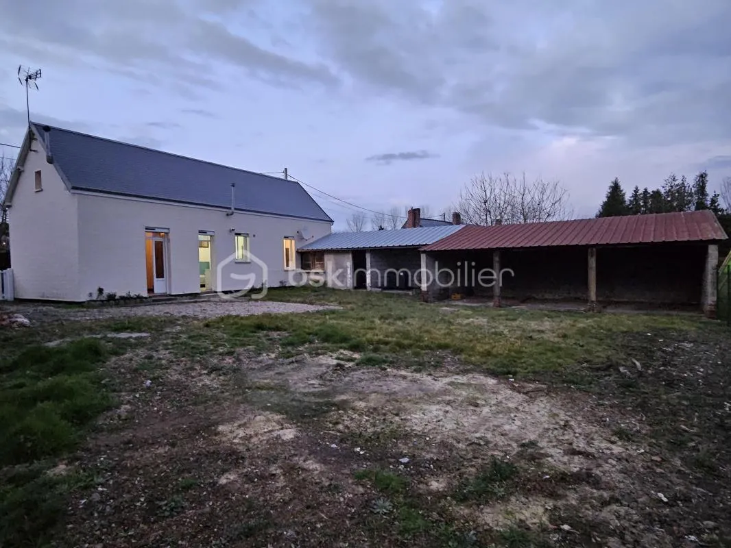 Maison à Rénover: Potentiel et Charme sur 820m² de Terrain