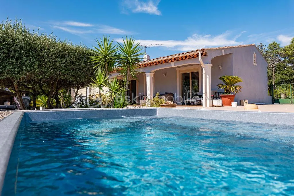 EXCLUSIVITÉ – VILLA INDÉPENDANTE RÉNOVÉE EN 2023 AVEC PISCINE PRIVÉE AU CŒUR D'UN DOMAINE SÉCURISÉ DE FRÉJUS