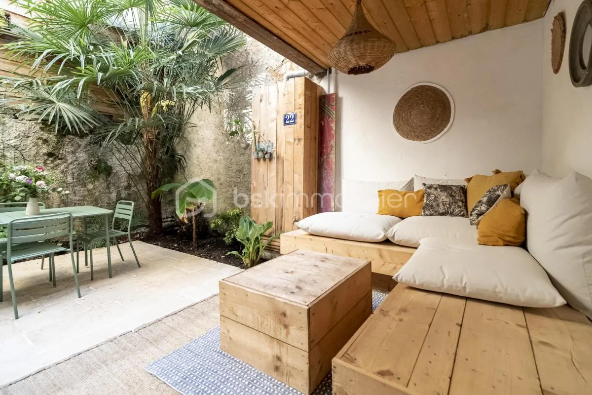 Charmante maison en plein cœur de Lectoure – avec son petit jardin secret !