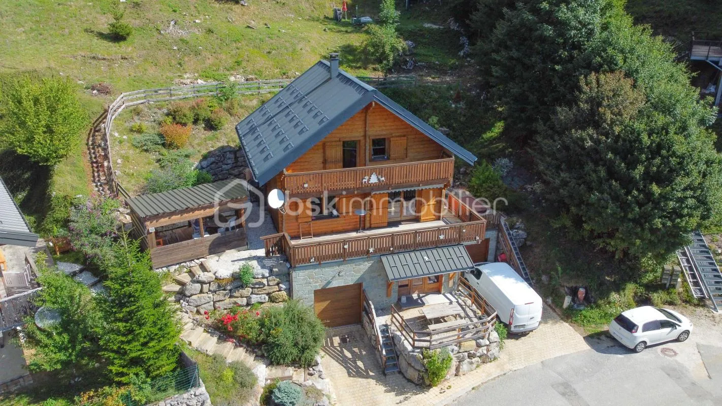 MAISON DE 4 PIÈCES DE 135 M² comprenant un T2 DE 34 M²