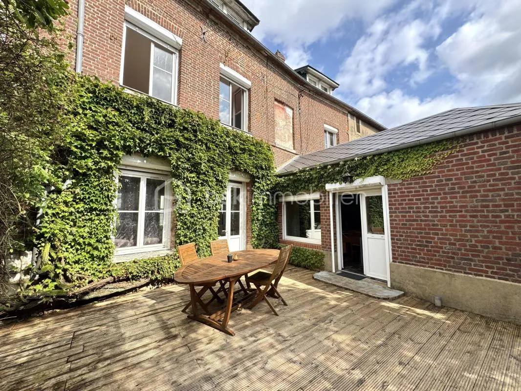 Maison 4/5 chambres, dépendance aménagée, jardin, stationnement à Le Thuit-Anger 27370 commune du Thuit-de-l'Oison