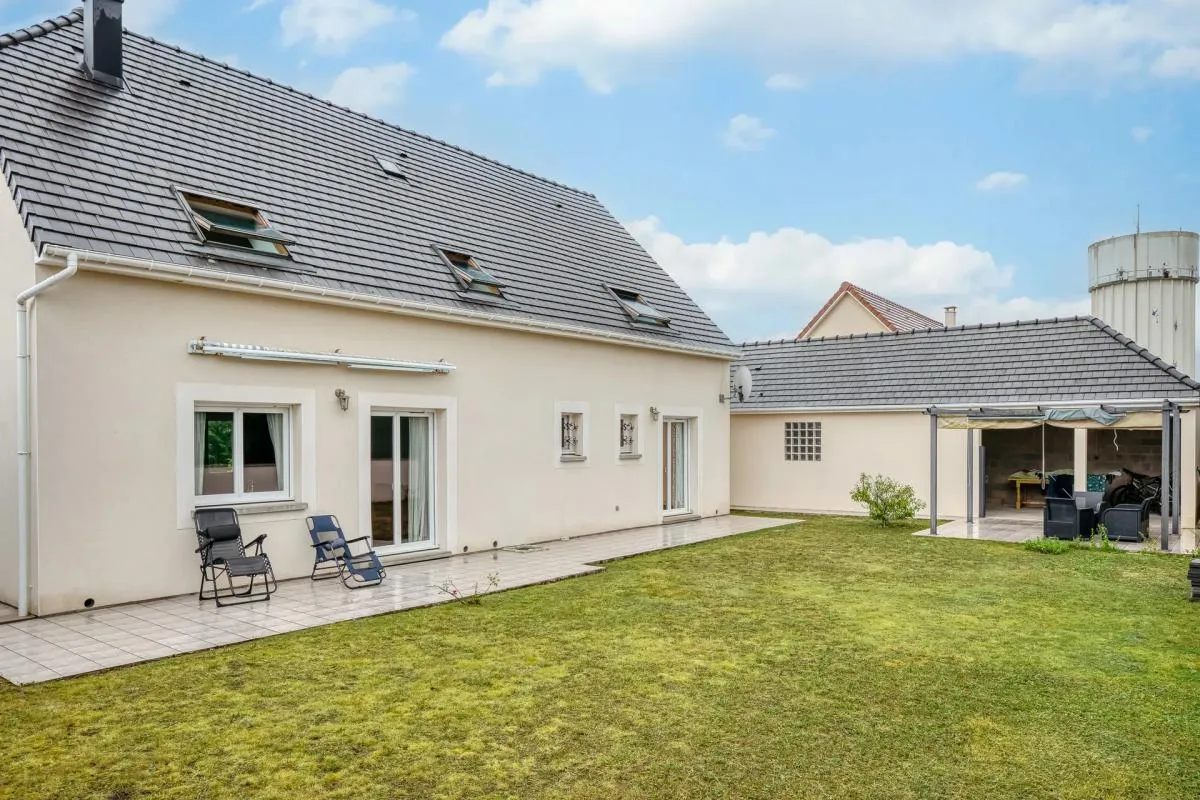 Maison de 5 pièces de 163 m² située à Saint-Étienne-du-Rouvray