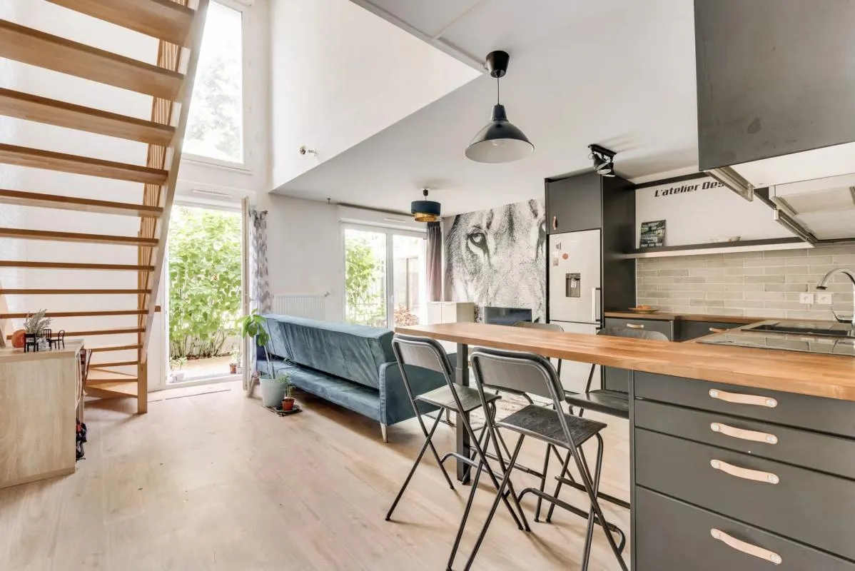 Appartement en duplex de 5 pièces de 95 m2 en vente à Stains - Idéal pour les familles