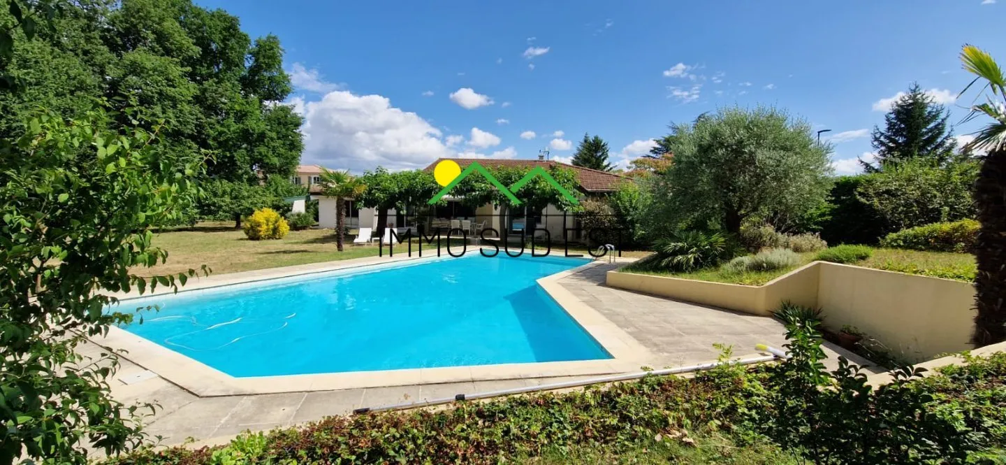 MAISON 7 pièces 160m² sur 5530m² les grands bois
