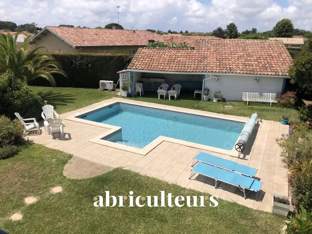 Belle maison Landaise 5 pièces -Terrain arboré -1788m2 - Piscine chauffée