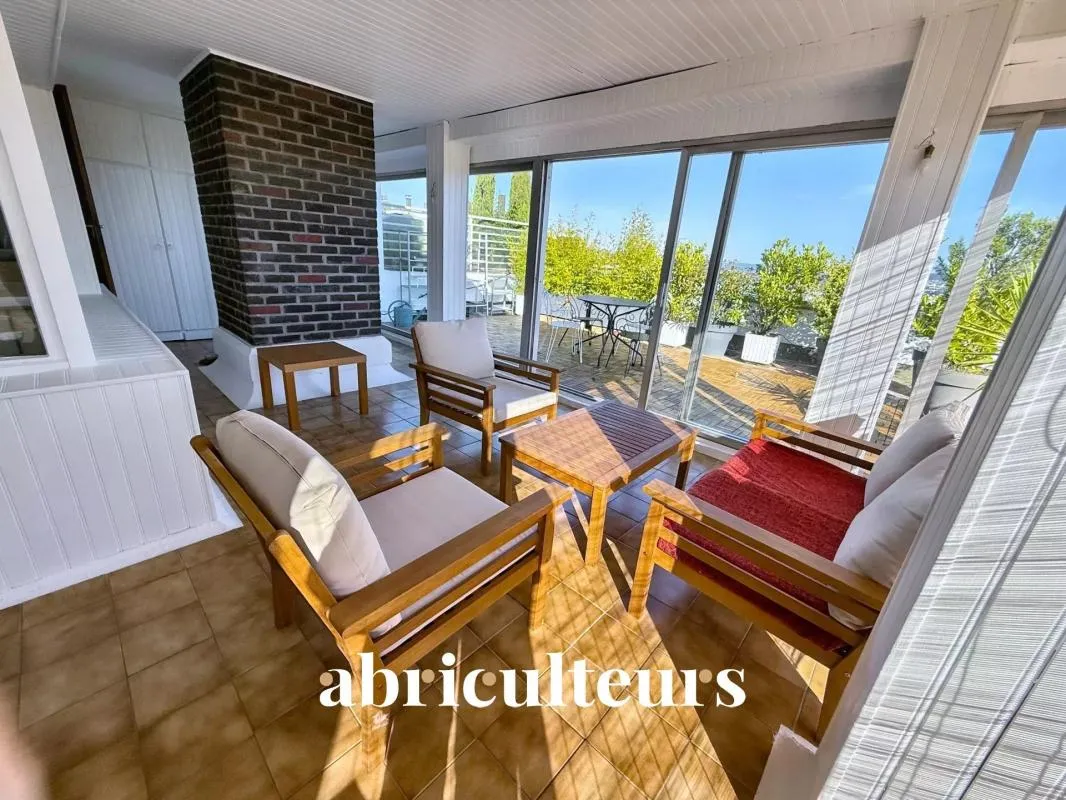 Duplex 120 m2 avec une terrasse de 70 m2 - 9ème et Dernier étage – en limite de Saint-Germain-en-Laye - Poissy