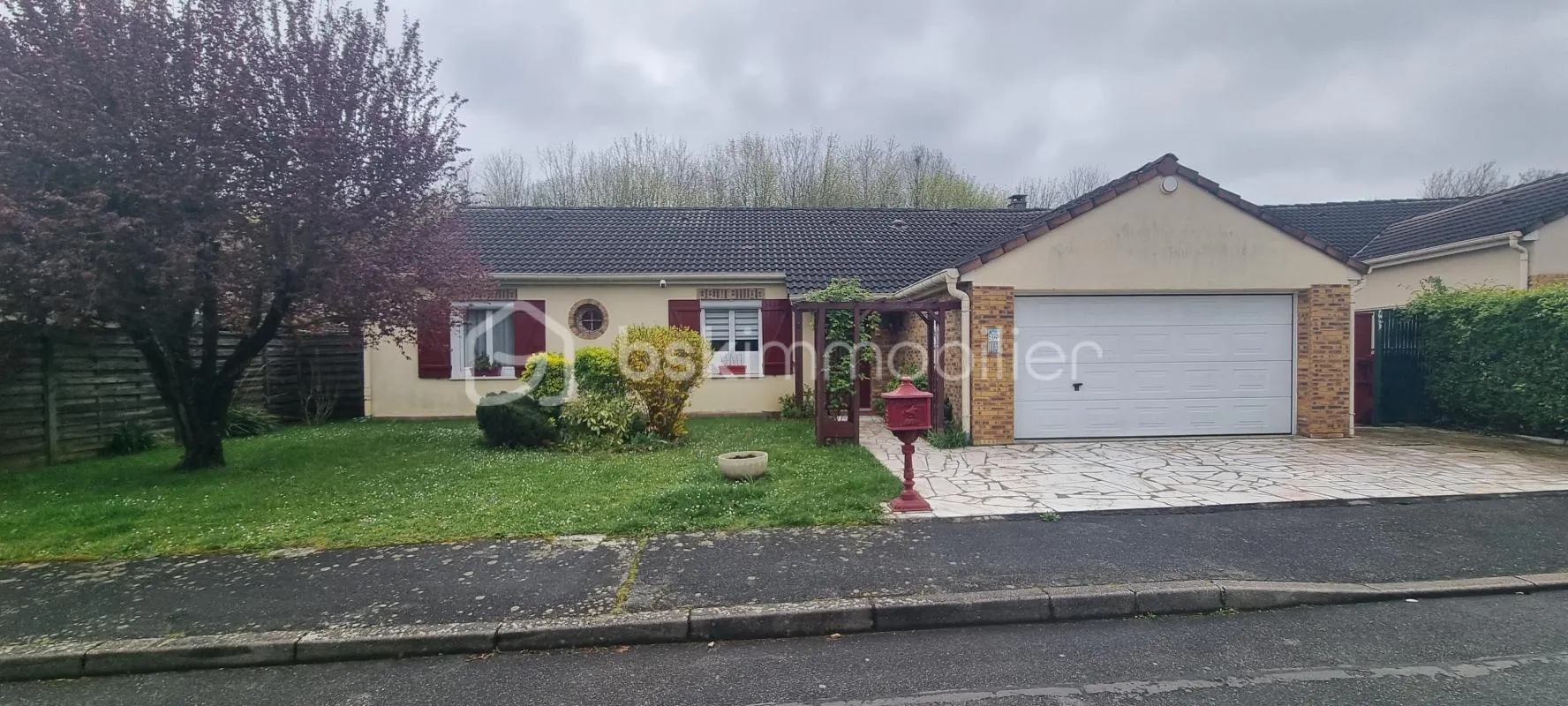 Maison 107 m2 - PLAIN-PIED - 4 chambres - garage double et jardin