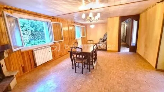 *** APPARTEMENT P3 ATYPIQUE  de 93 m² – NIMES CENTRE , AVENUE FEUCHERE ***