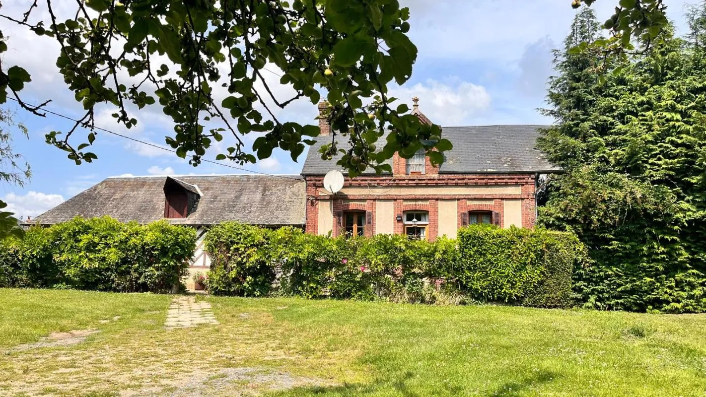 Maison normande de caractère avec terrain de 2 450 m², à 10 min de Pont-Audemer