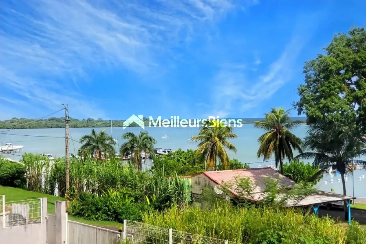 À vendre : T3Bis duplex avec vue mer à Baie-Mahault (97122) – Résidence cosy