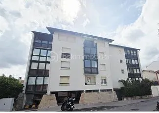Charmant Studio avec terrasse et parking privé proche plage