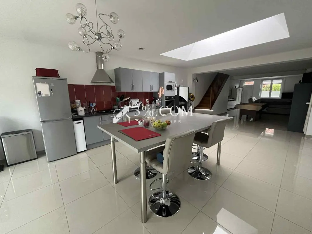 JOLIE MAISON ANCIENNE SEMI PLAIN PIED RENOVEE 141 m2 4 CH GA
